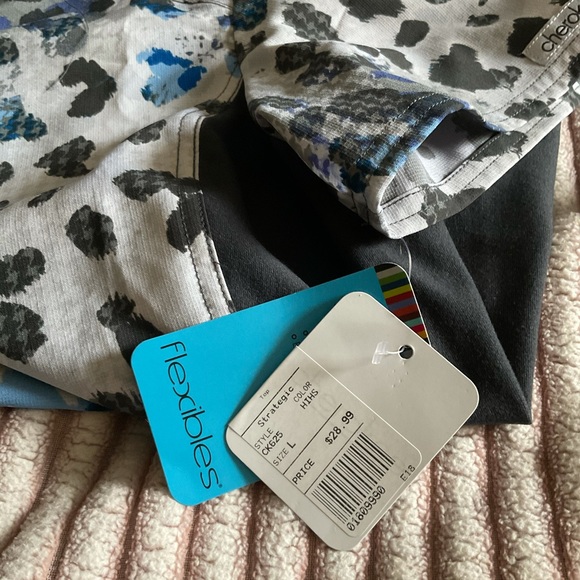 Women’s NWT Scrub Uniform by Cherokee - Picture 6 of 6